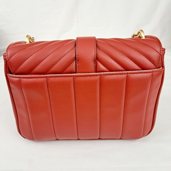 Time and Tru Women's Red Puffer Quilted Envelop Style Handbag, purse - Picture 4 of 11